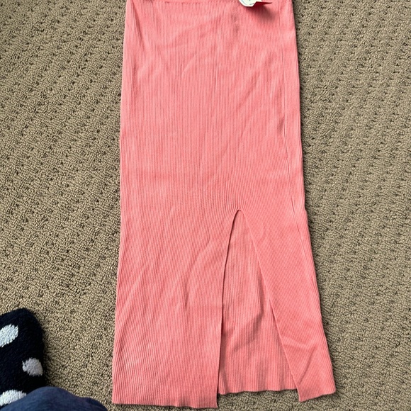 Coral skirt and top set - size small - Picture 5 of 5